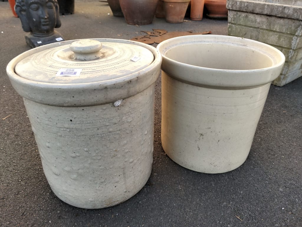 2 CERAMIC POTS — NZ auction result