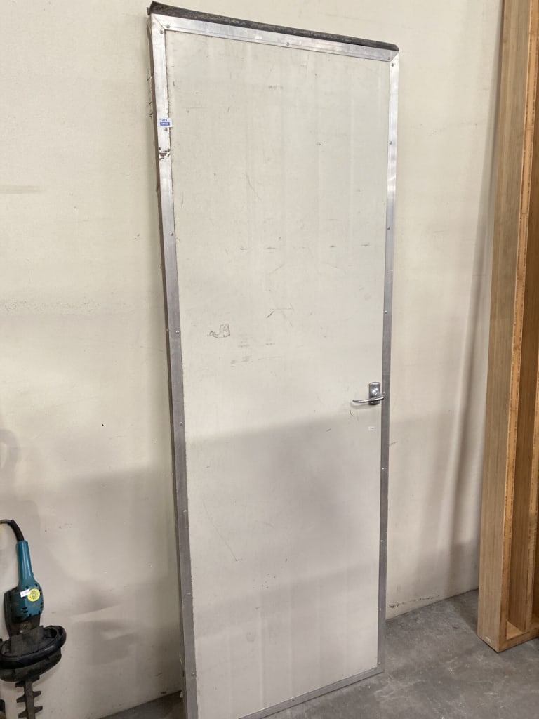 INSULATED COOL ROOM DOOR — NZ auction result