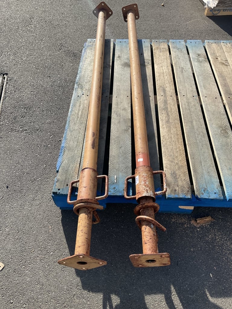 2 CEILING PROPS — NZ auction result
