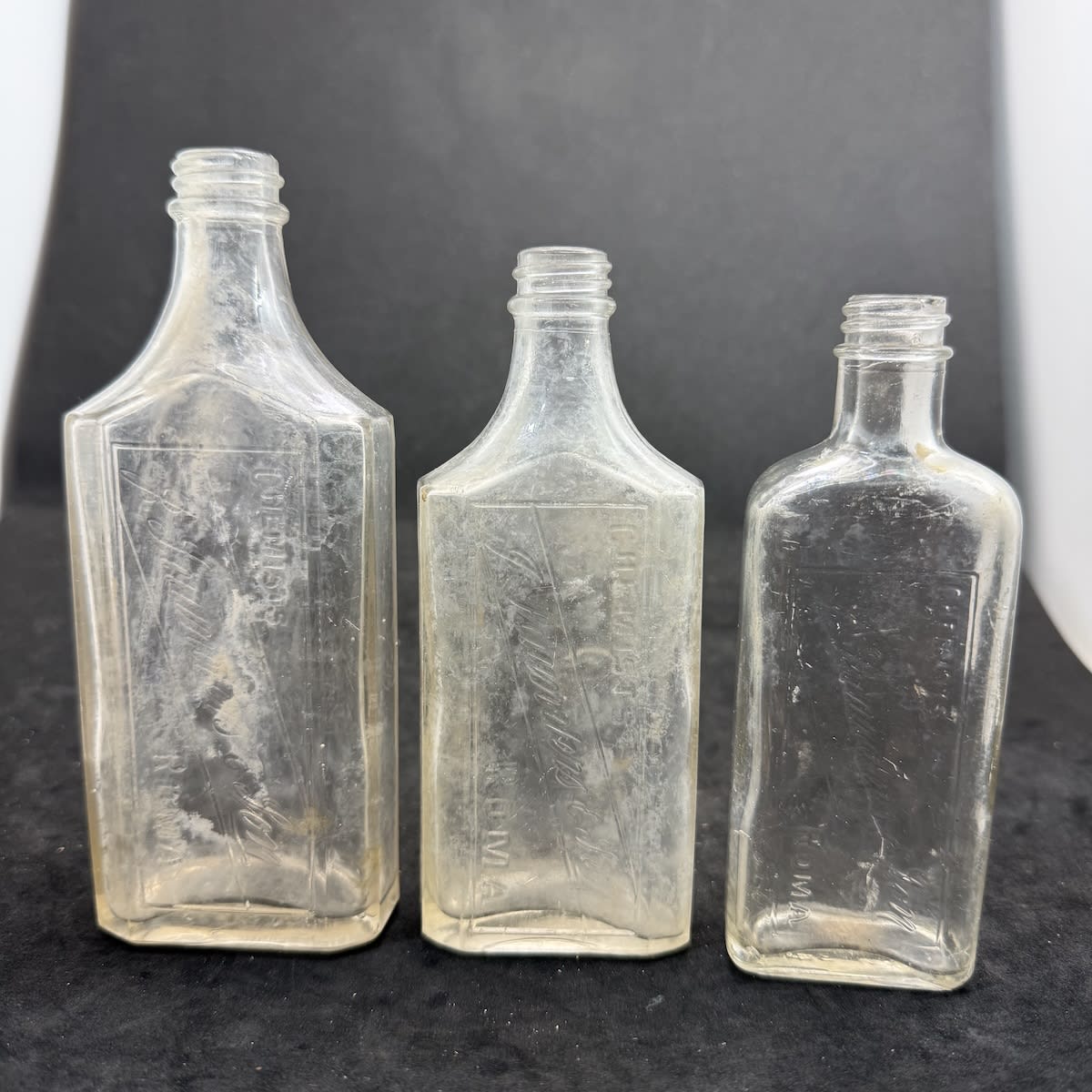 3 Screw Top Chemist Bottles. All J. Saunders & Son, Roma. 6, 4 & 3 oz. 158, 141 & 133 mm. (Queensland)