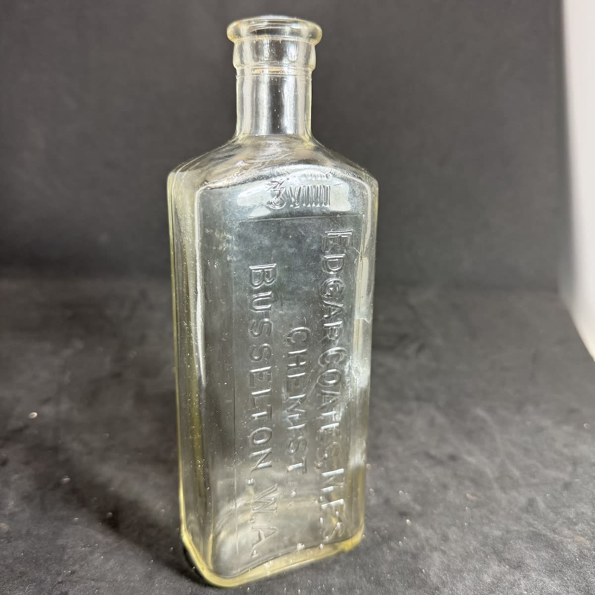 Chemist. Edgar Coates, Busselton. 8 oz. AGM made. Clear. 173 mm. (Western Australia)