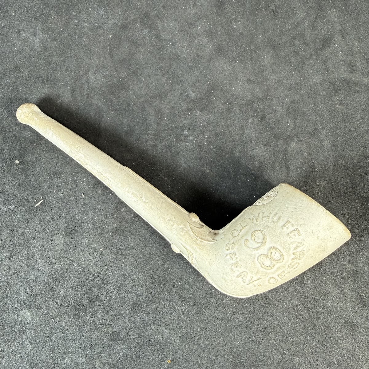 Clay Pipe. Who Fears to Speak of Ireland A Nation. 98. Cahill's 98 Pipe. Irish Pikes on upper and lower stem. Shamrock.