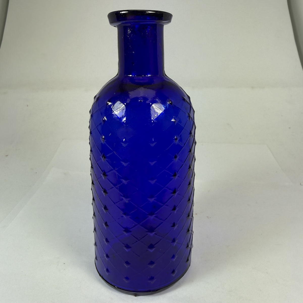 Poison. Whitall Tatum Co. Round with Diamond Points and label space. W. T. Co base mark. 123 mm.