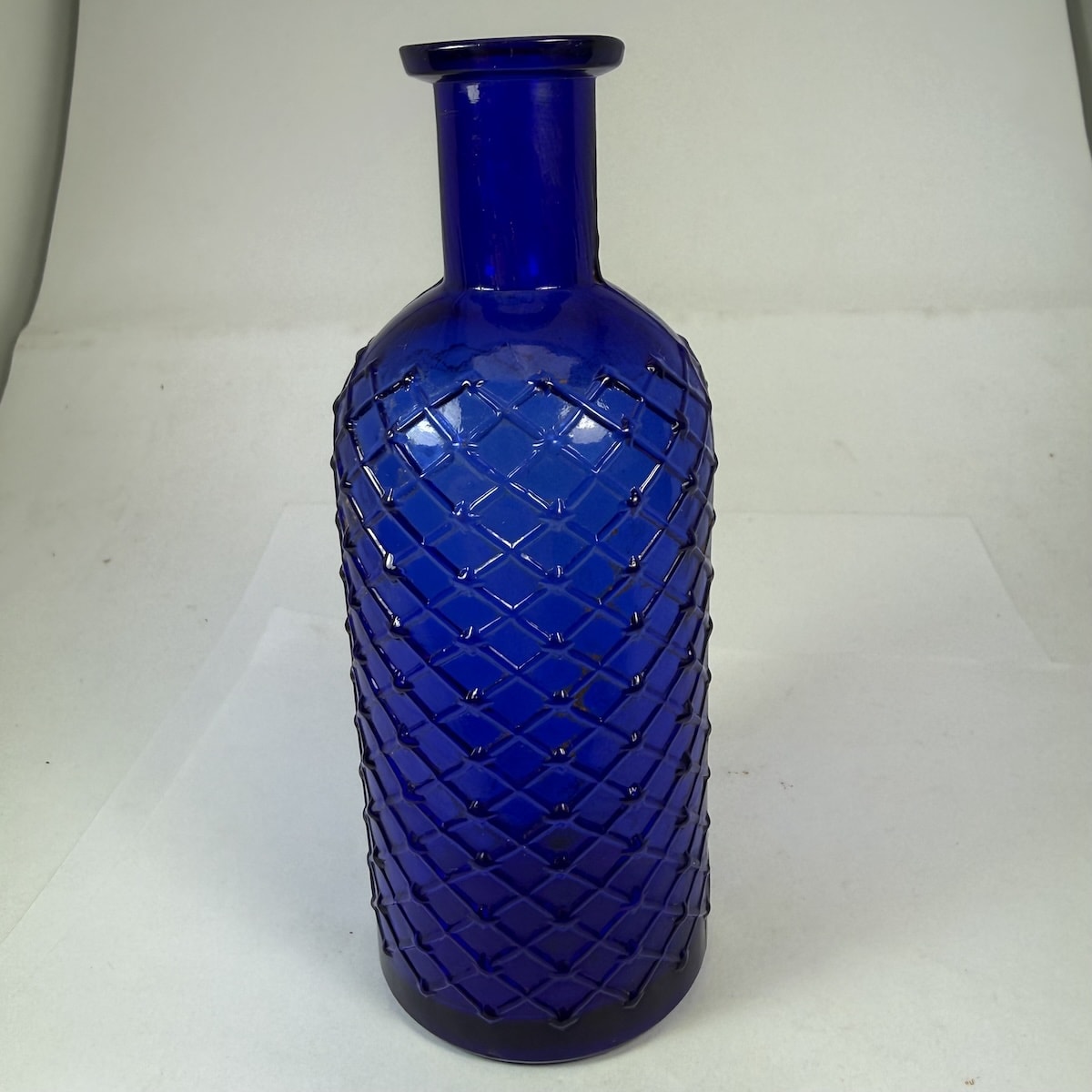 Poison. Whitall Tatum Co. Round with Diamond Points and label space. W. T. Co base mark. 140 mm.