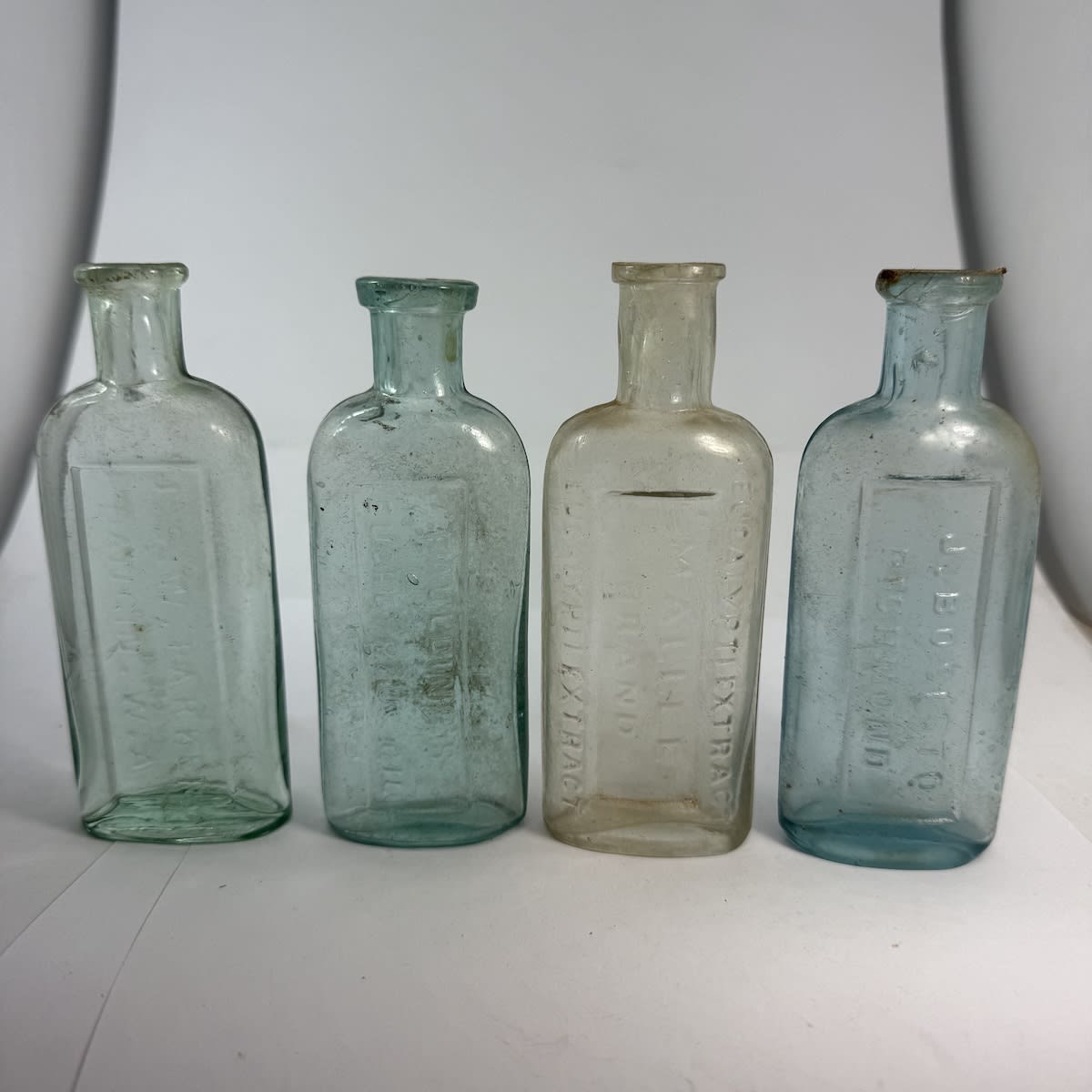 4 Eucalyptus Oils: J. S. W. Parker, Dangin, W. A.; Faulding's; Mallee Brand; J. Bosisto, Richmond.