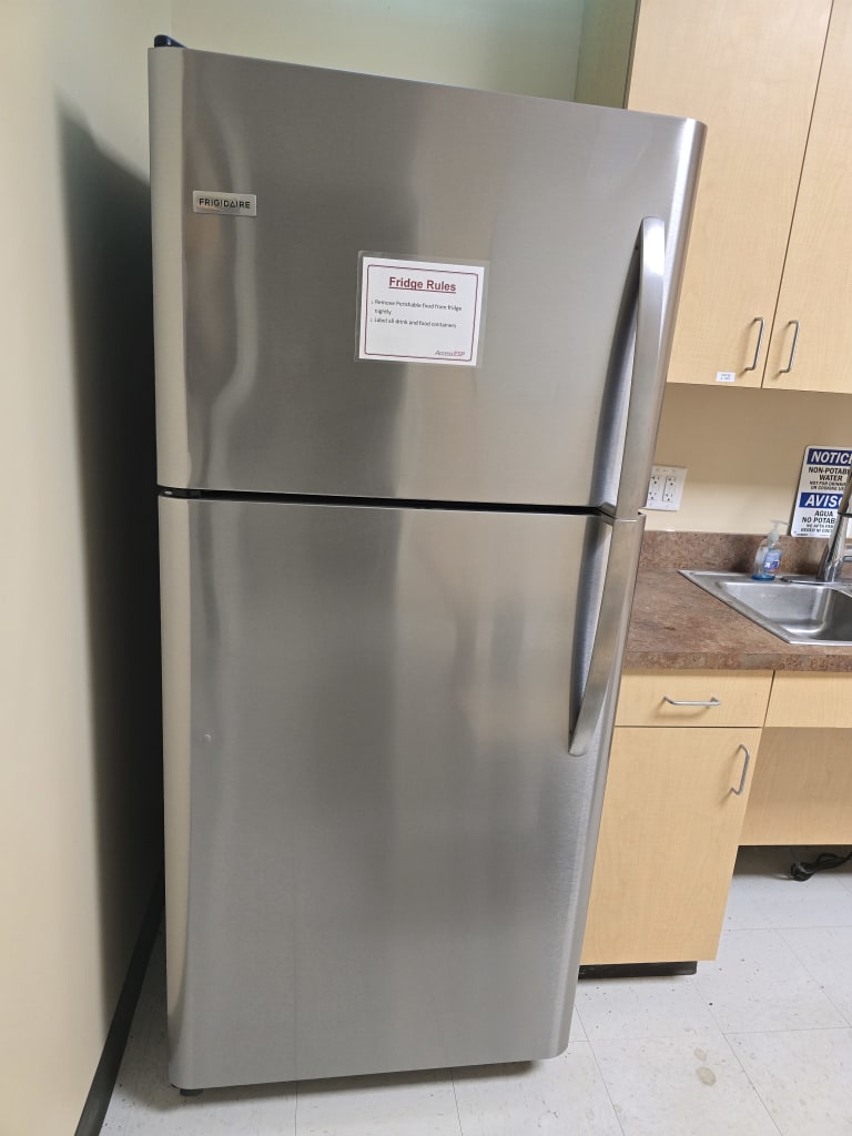 201_fridge.jpg