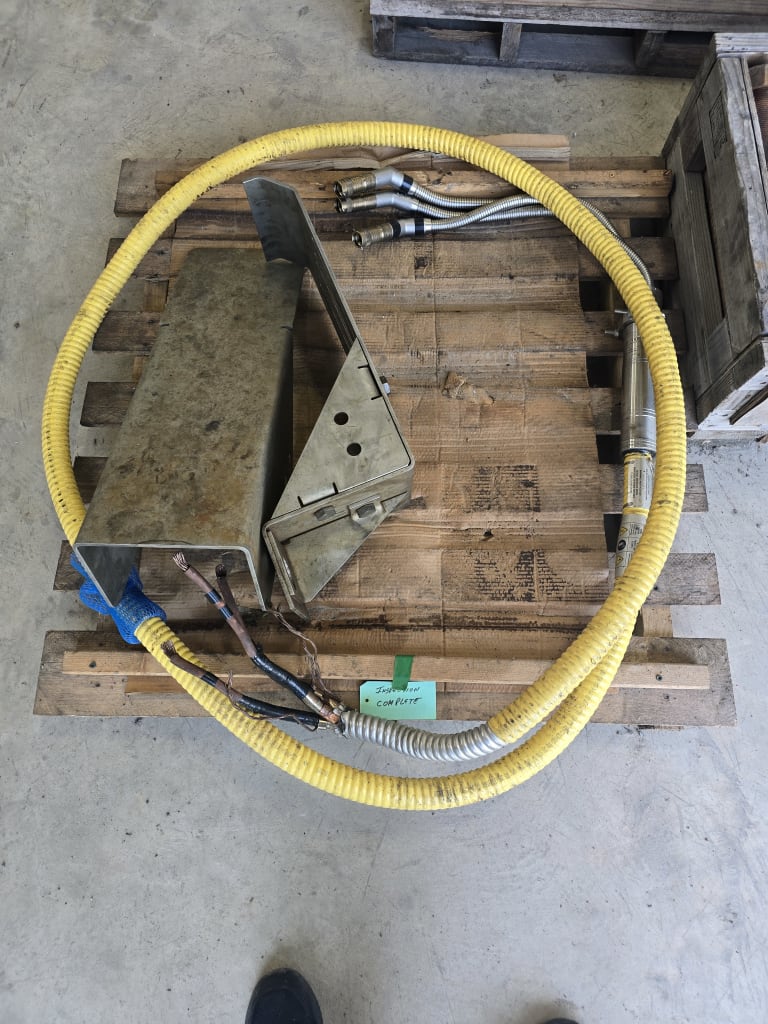 238_BIW trilock surface connector and well head bracket.jpg