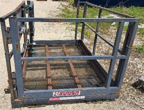 227_forklift accessory man basket.jpg