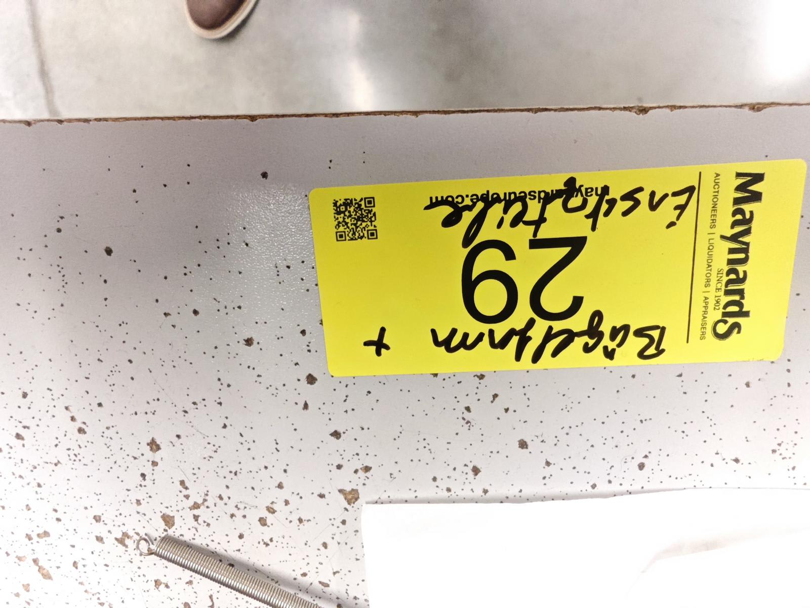 8030029_99.jpg