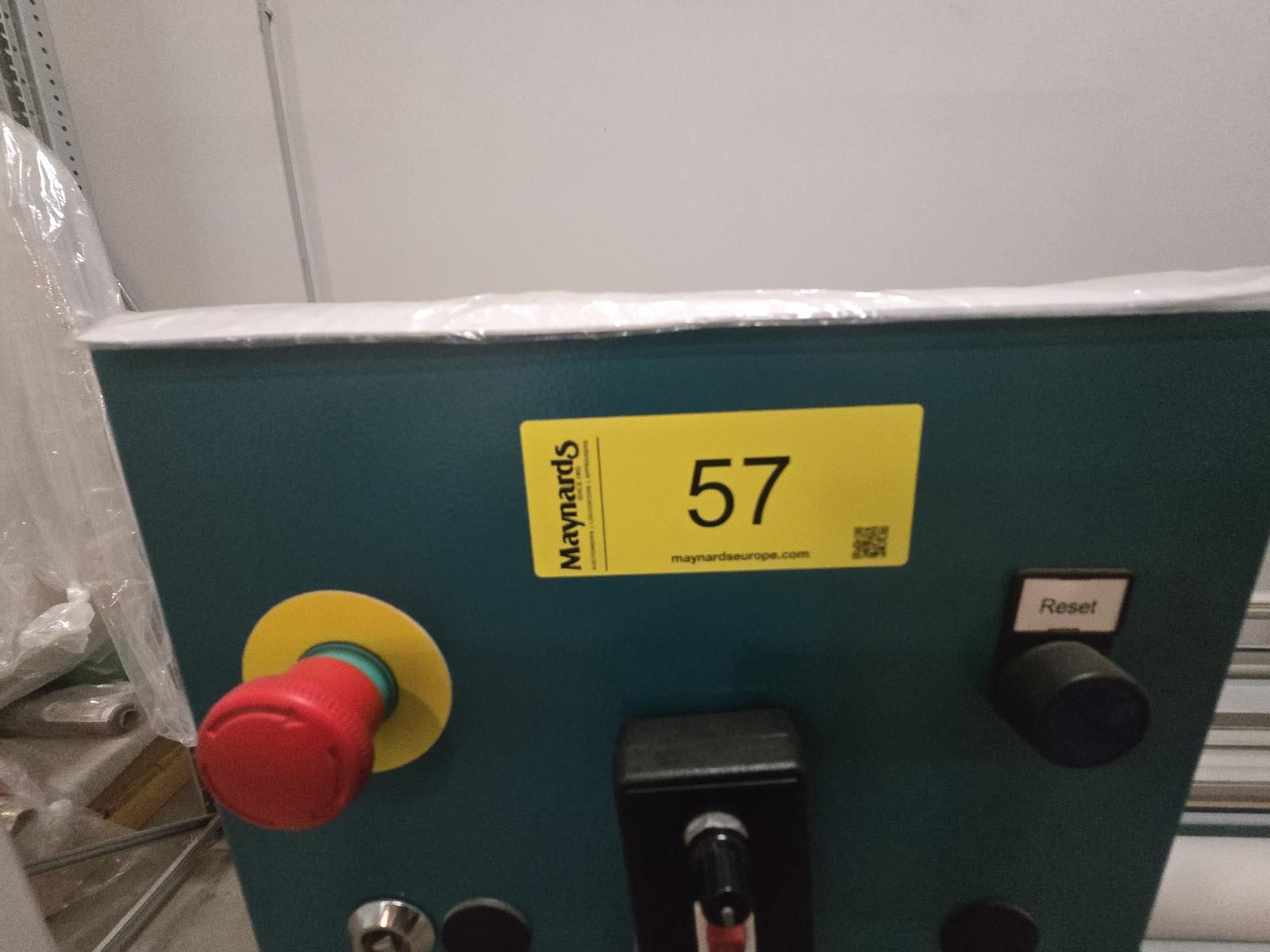 8030057_99.jpg