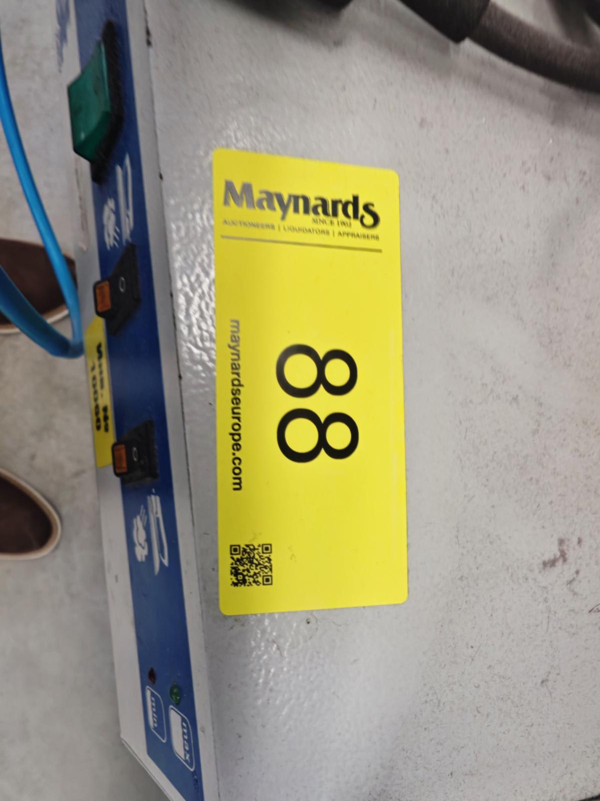 8030088_99.jpg