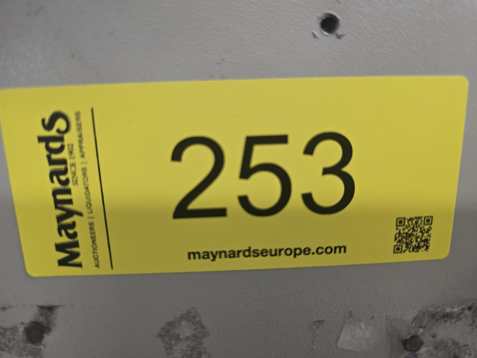 8030253_99.jpg