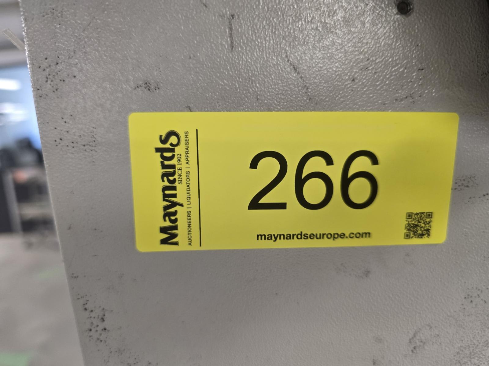 8030266_99.jpg