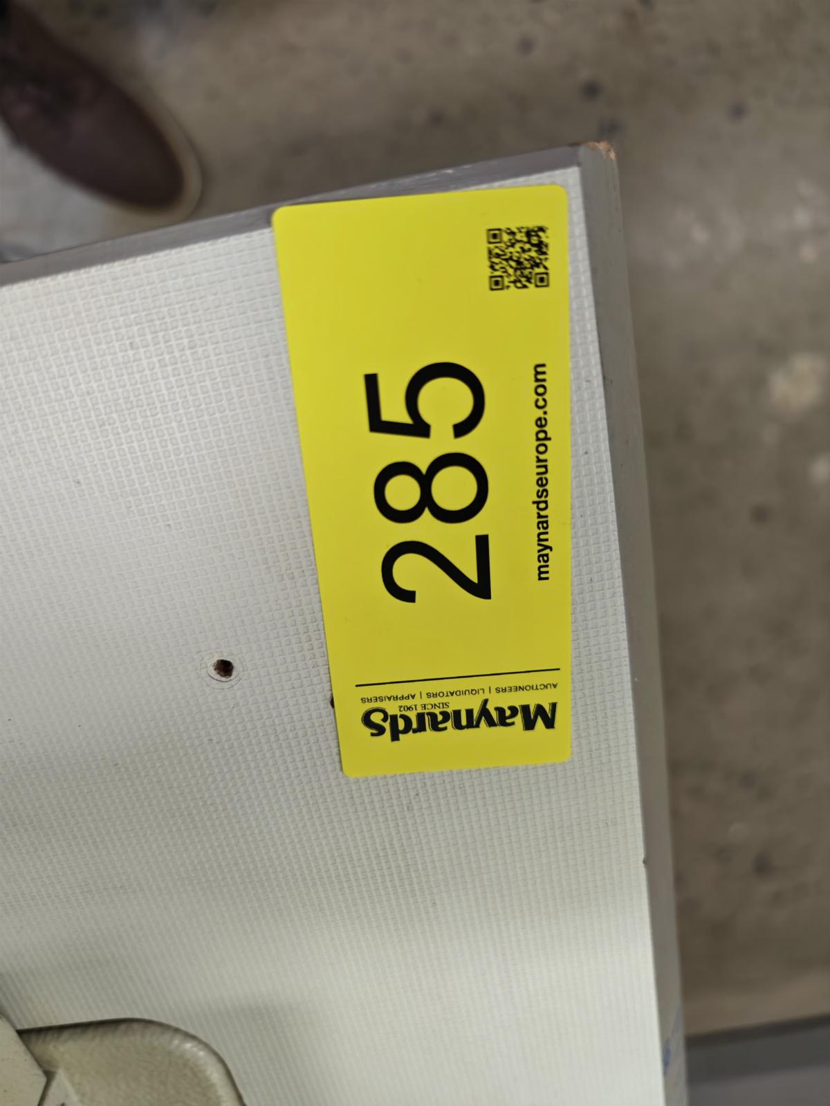 8030285_99.jpg