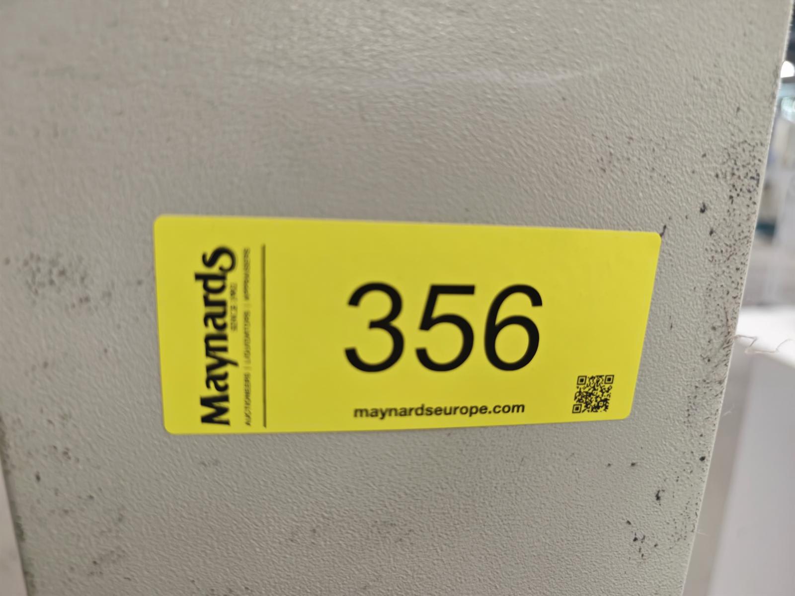 8030356_99.jpg
