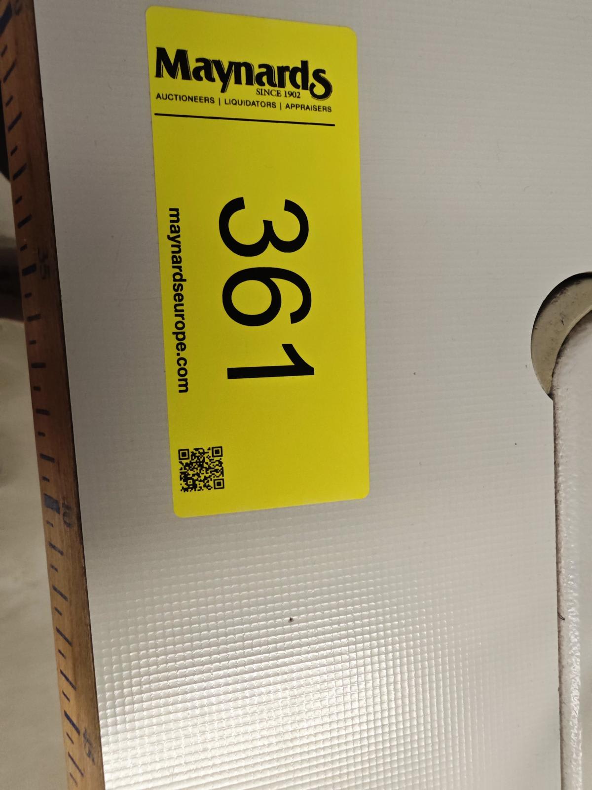 8030361_99.jpg