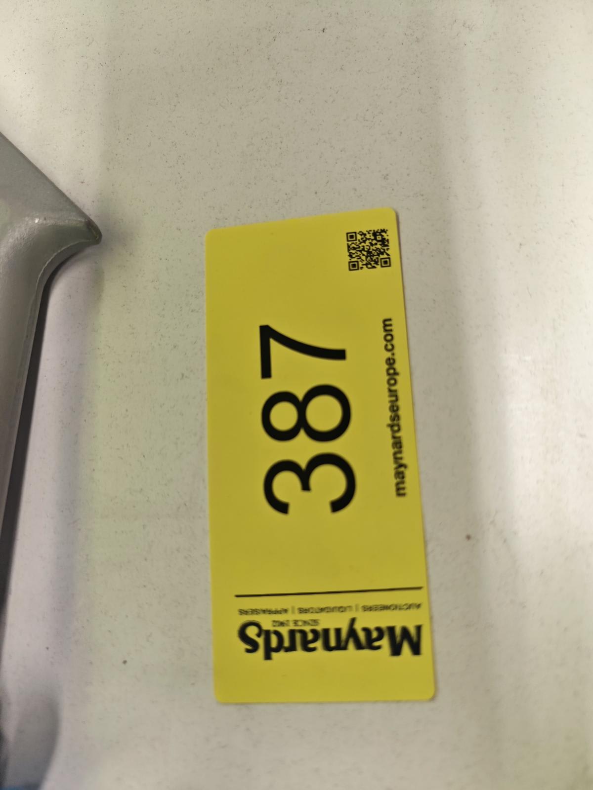 8030387_99.jpg