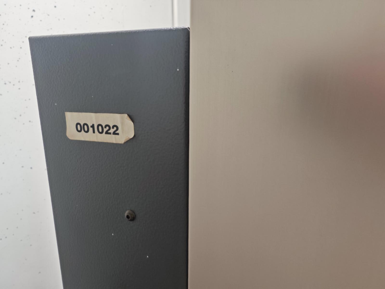 8030419_06.jpg