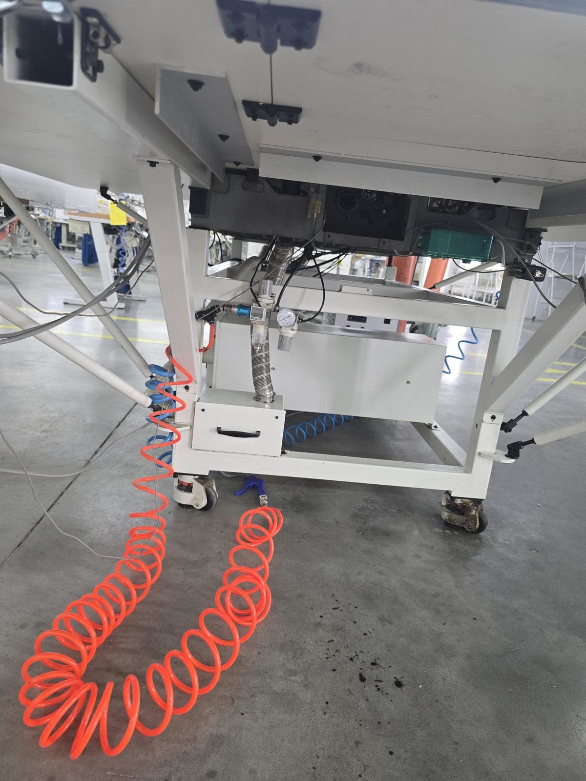 8030461_06.jpg
