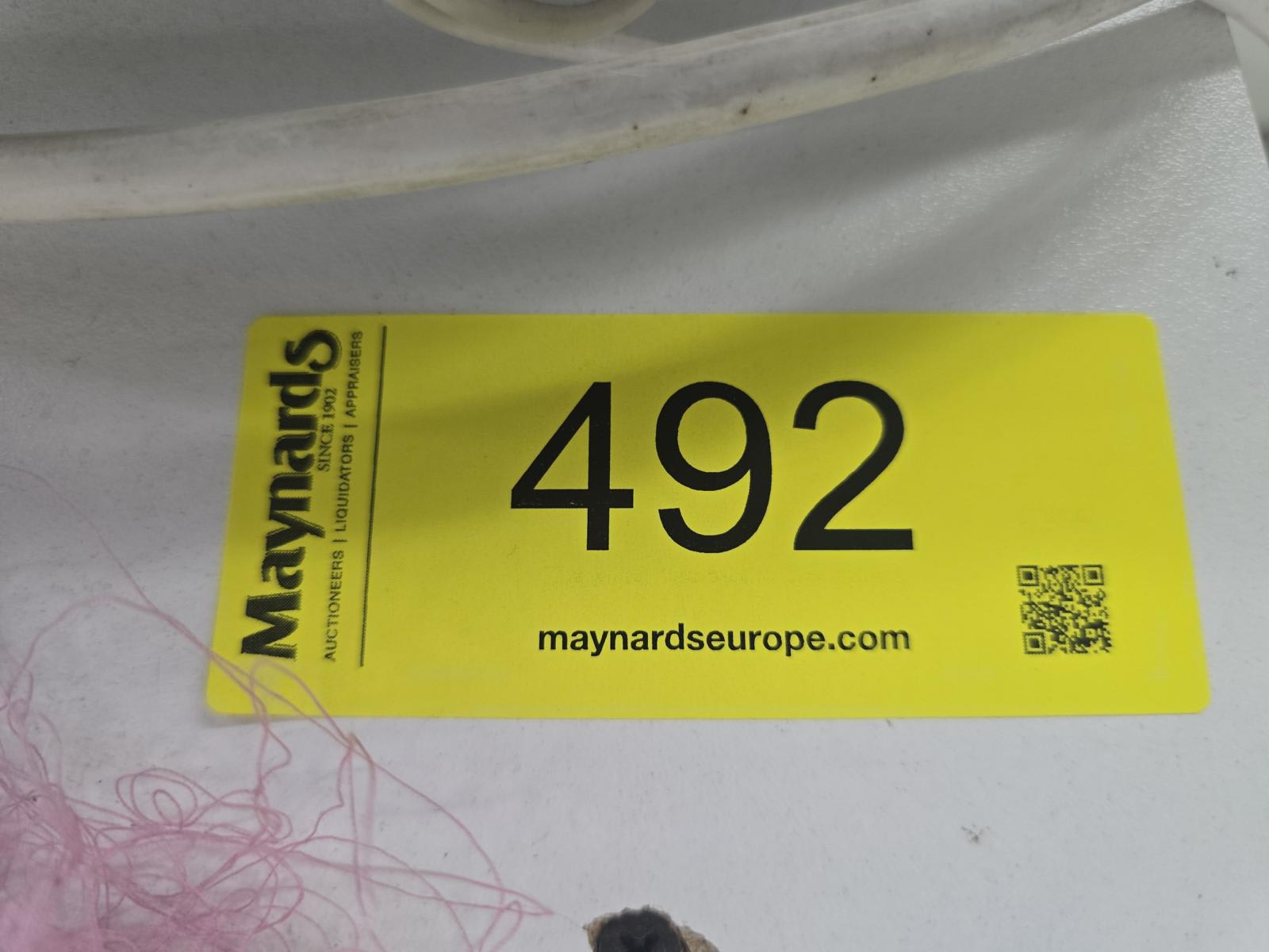 8030492_99.jpg