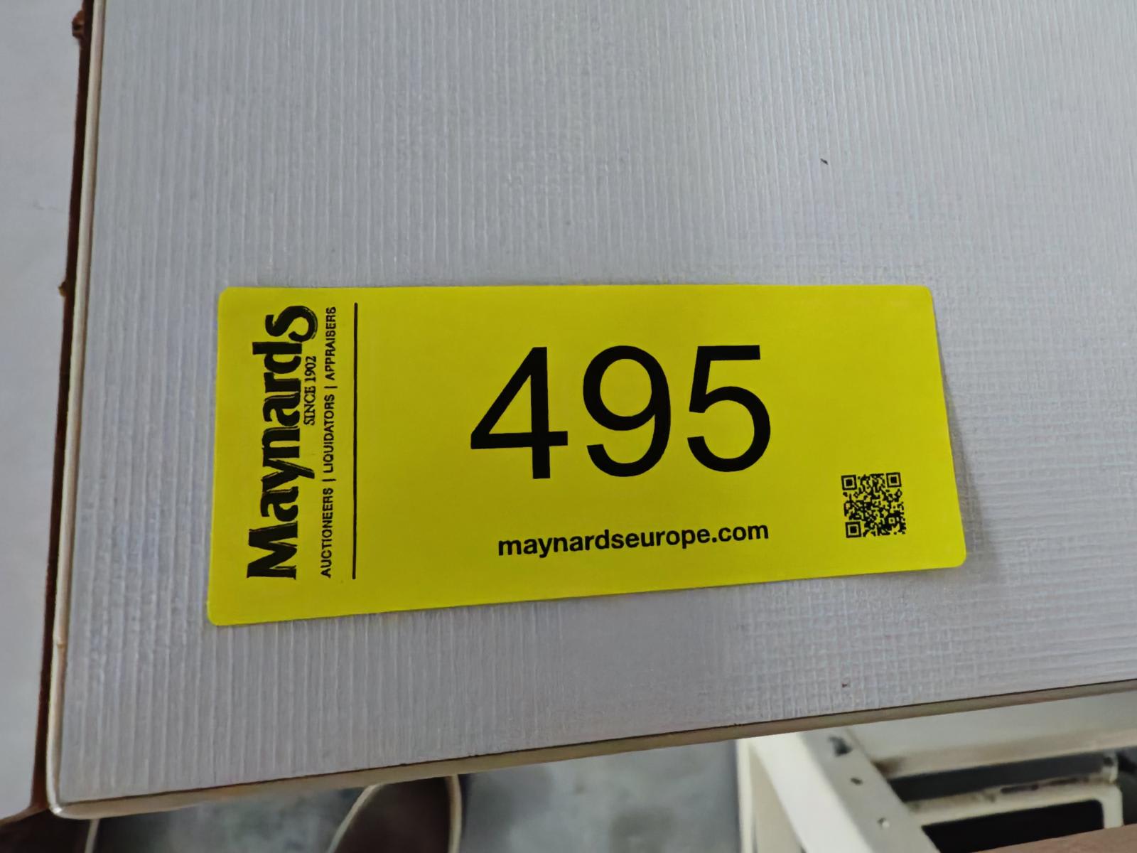 8030495_99.jpg