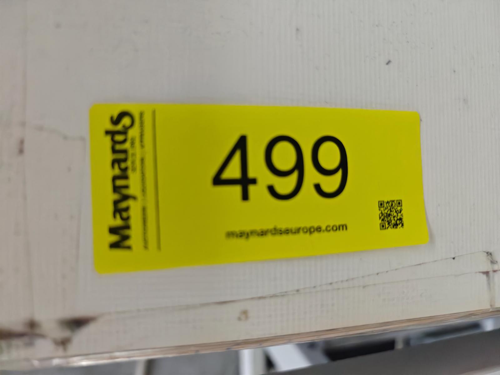 8030499_99.jpg