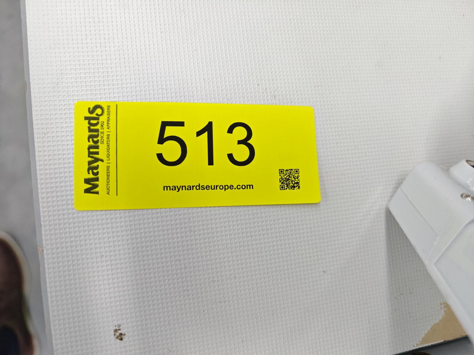 8030513_99.jpg