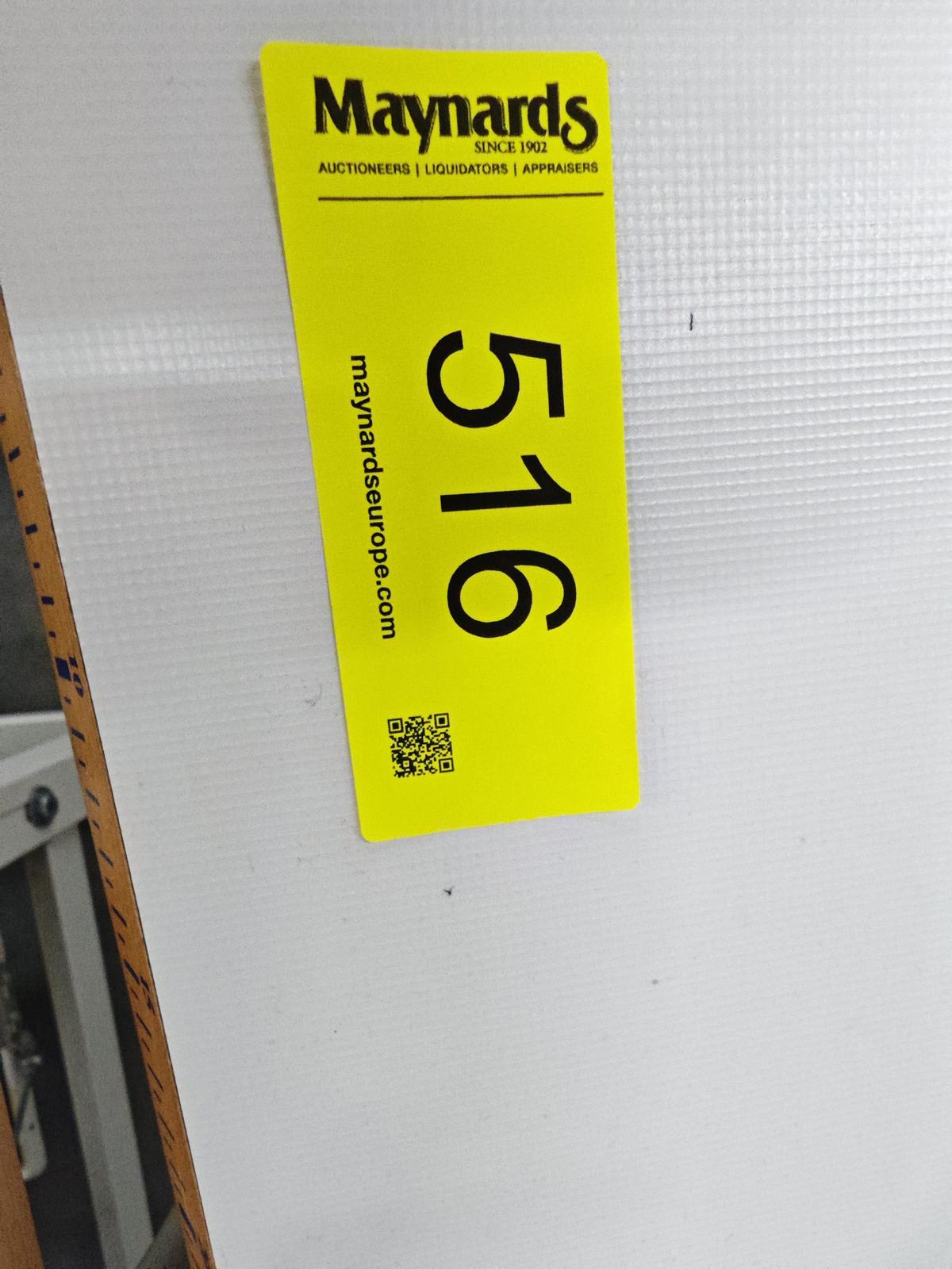 8030516_99.jpg