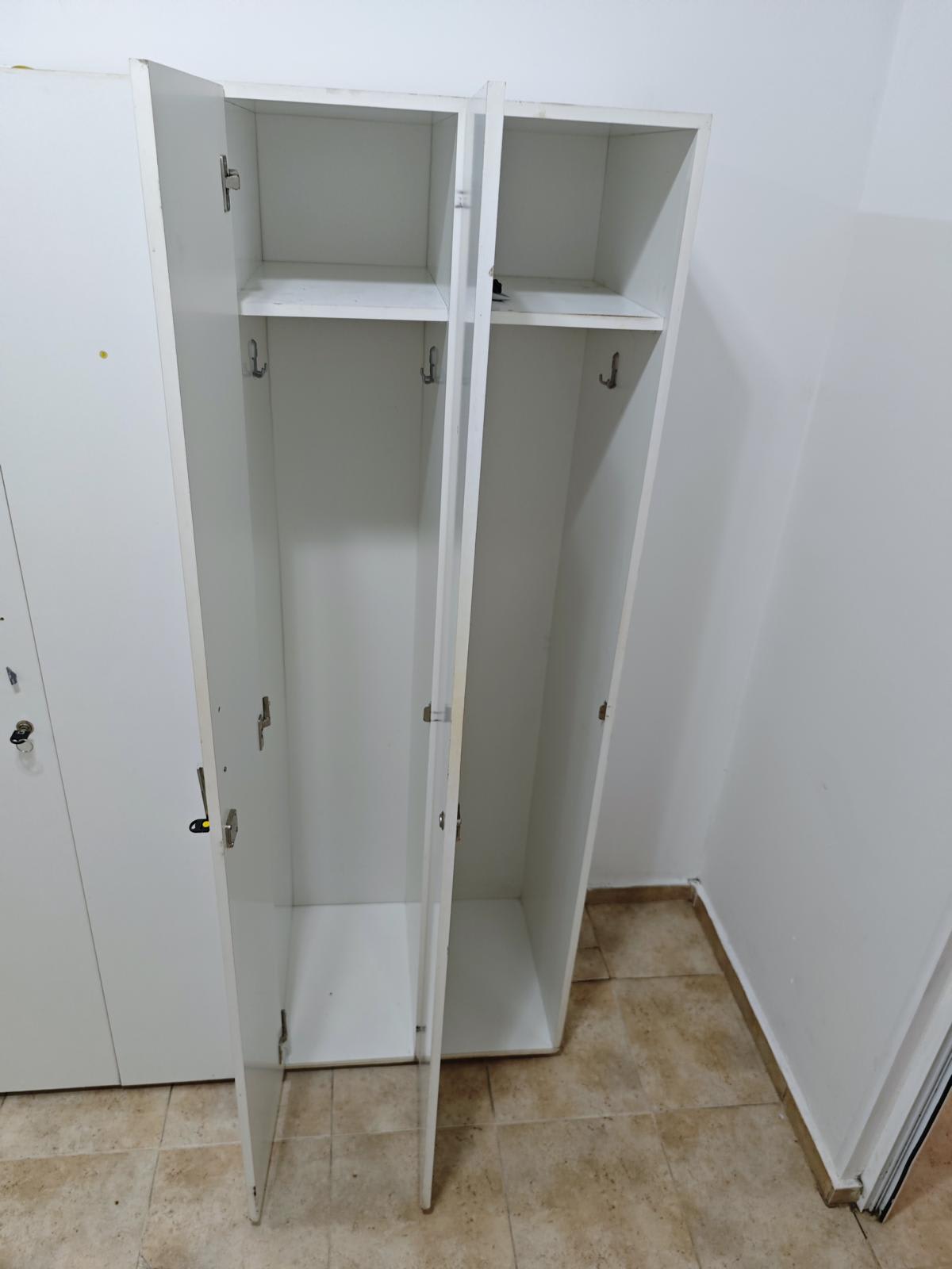 8030551_03.jpg