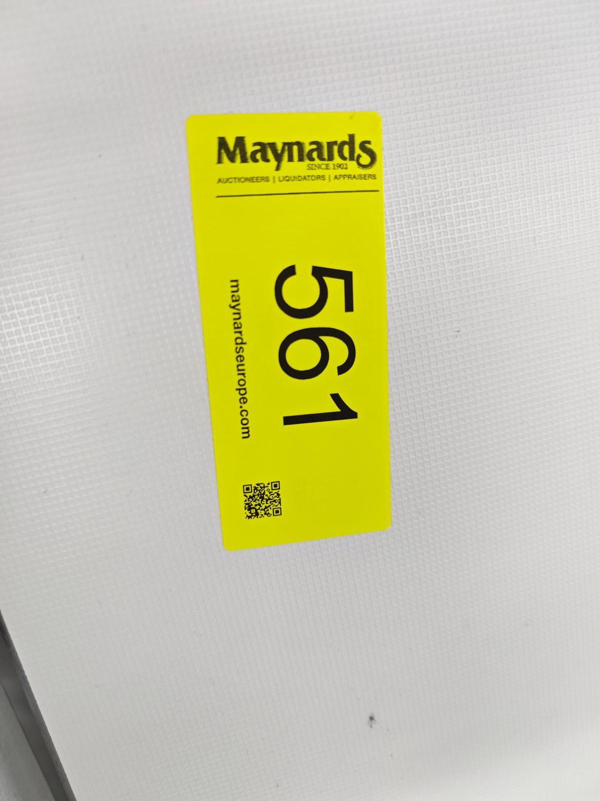 8030561_99.jpg