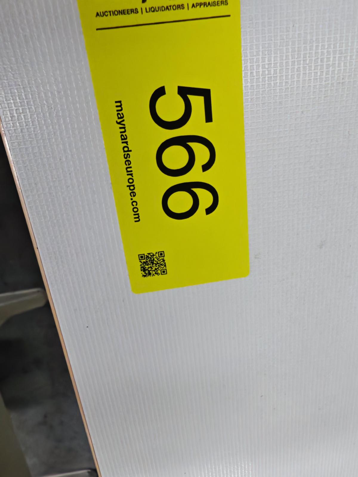 8030566_99.jpg
