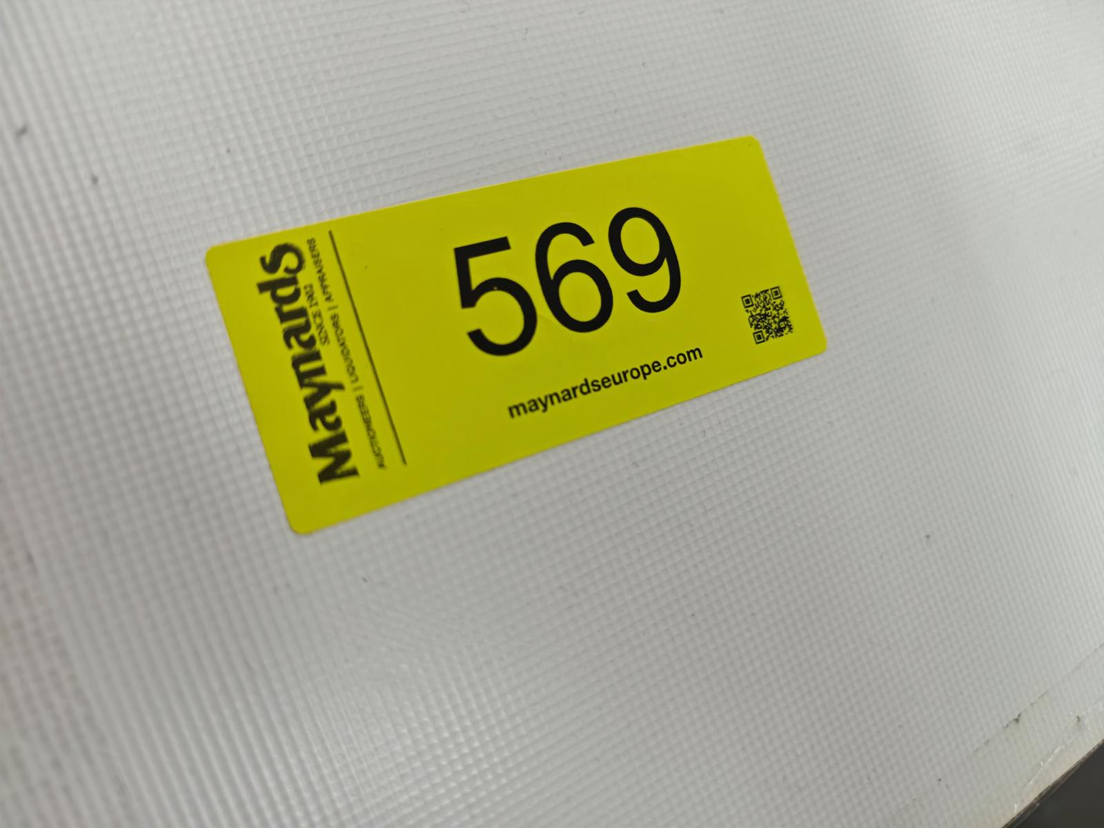 8030569_99.jpg