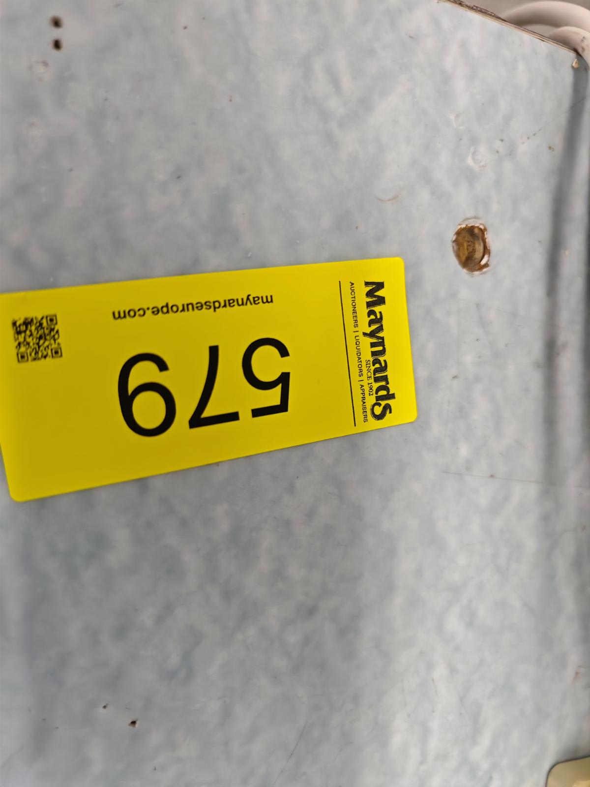 8030579_99.jpg