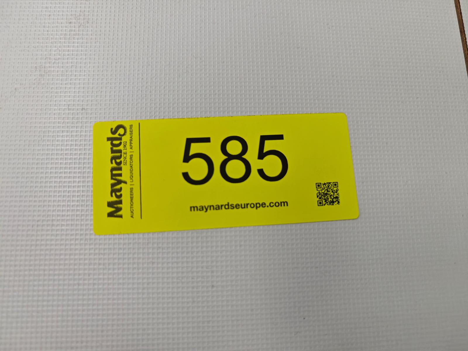 8030585_99.jpg