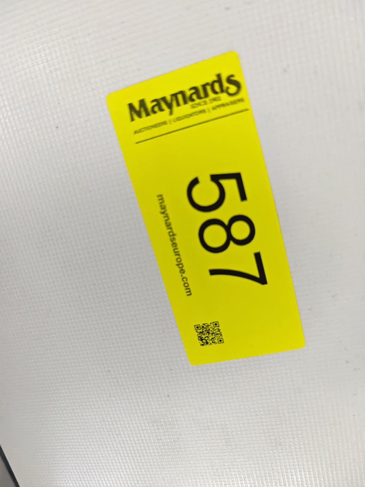 8030587_99.jpg