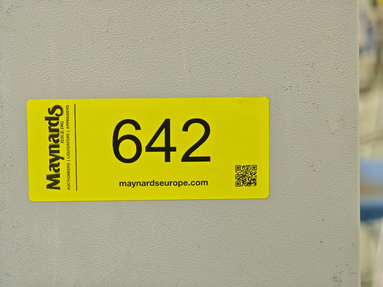 8030642_99.jpg