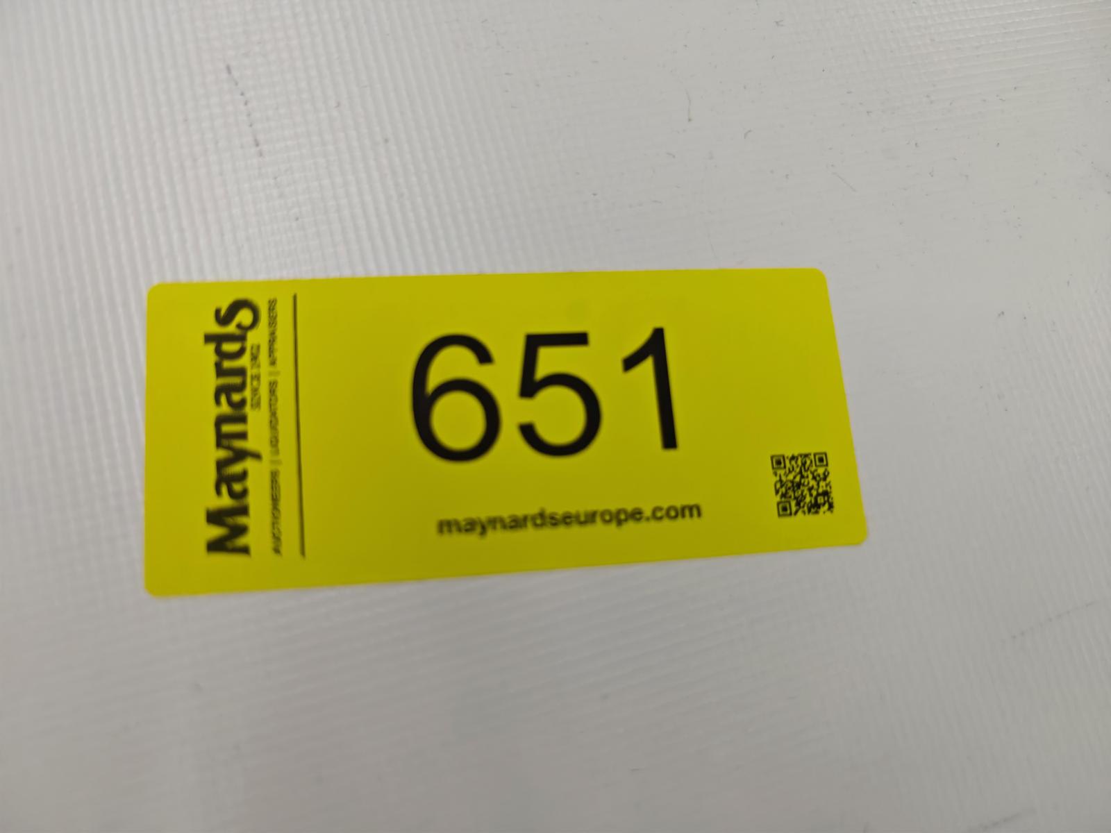 8030651_99.jpg