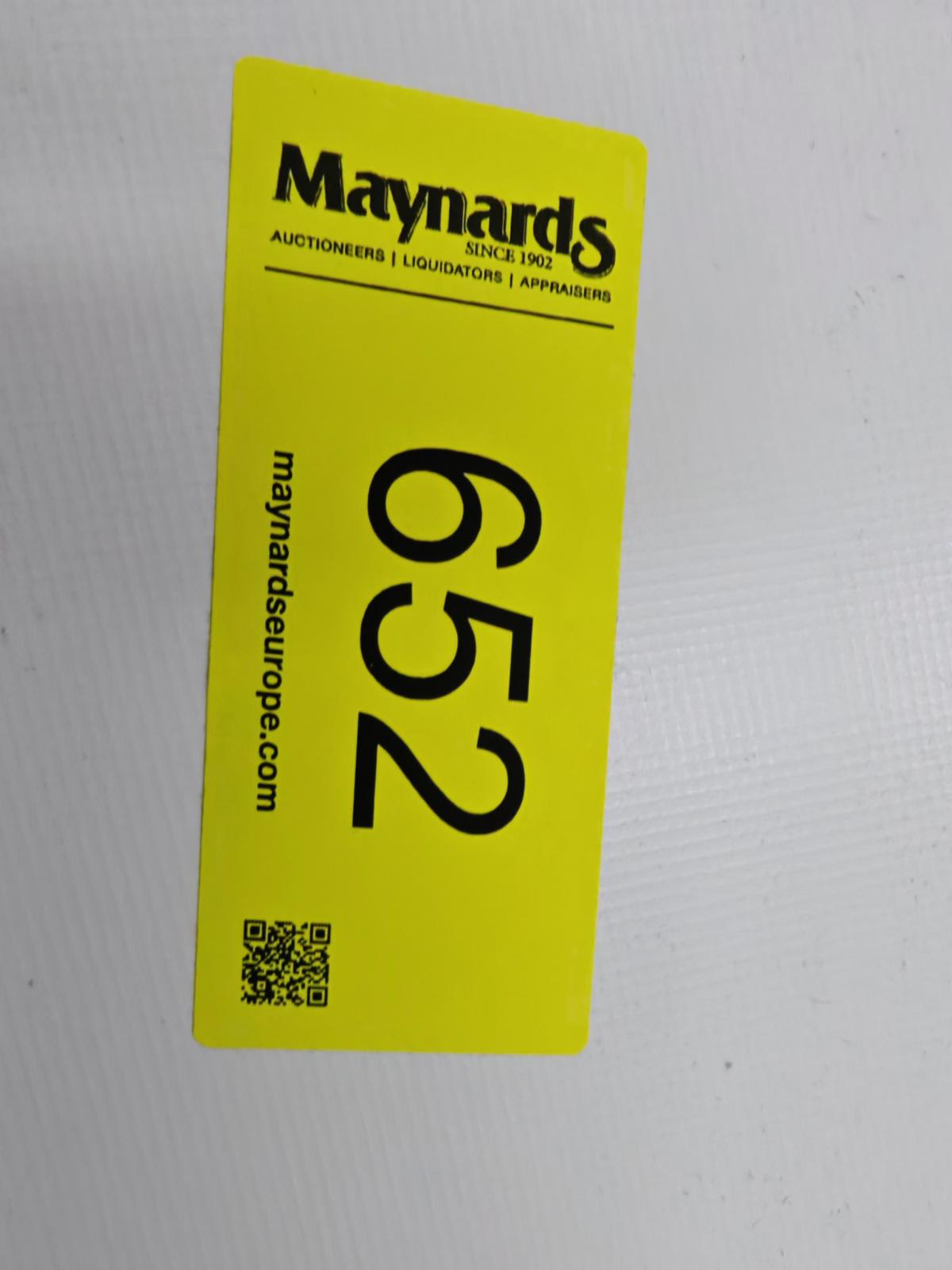 8030652_99.jpg