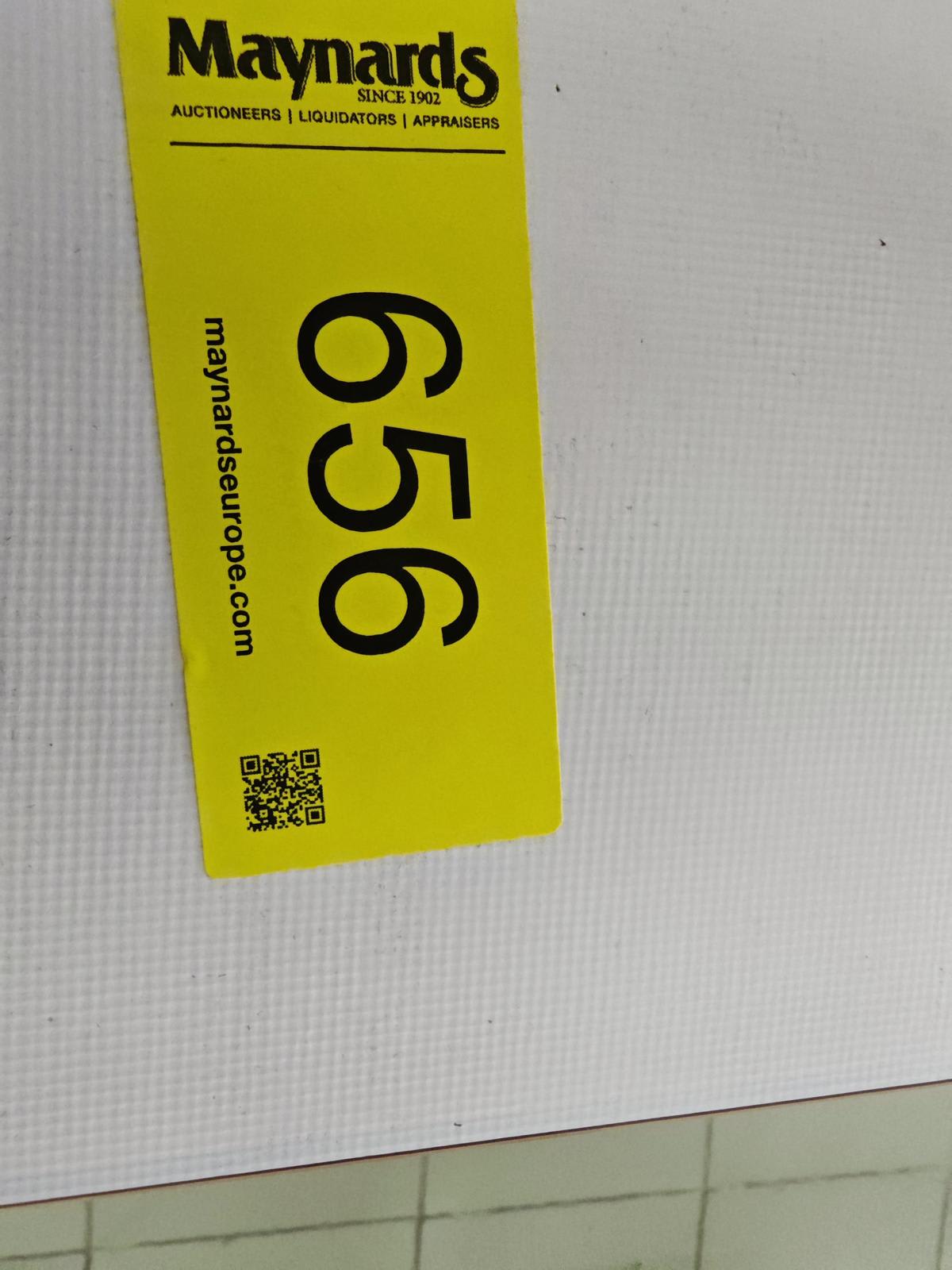 8030656_99.jpg