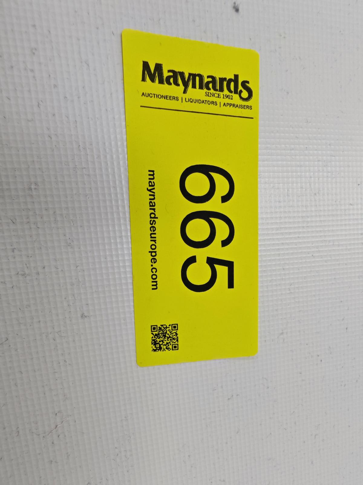 8030665_99.jpg