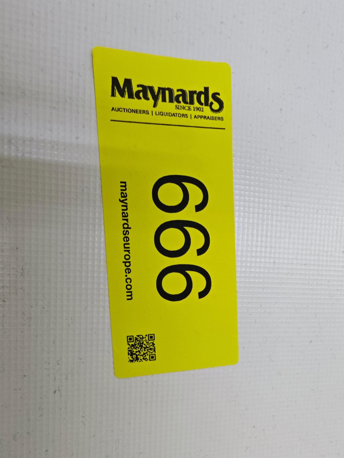 8030666_99.jpg