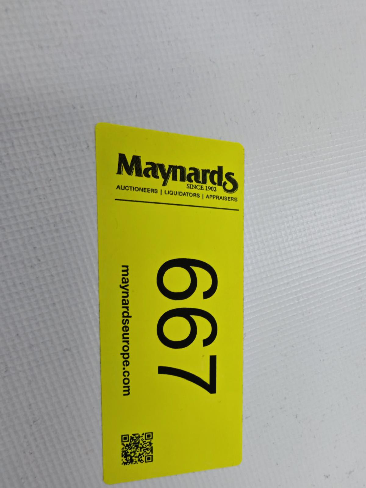 8030667_99.jpg