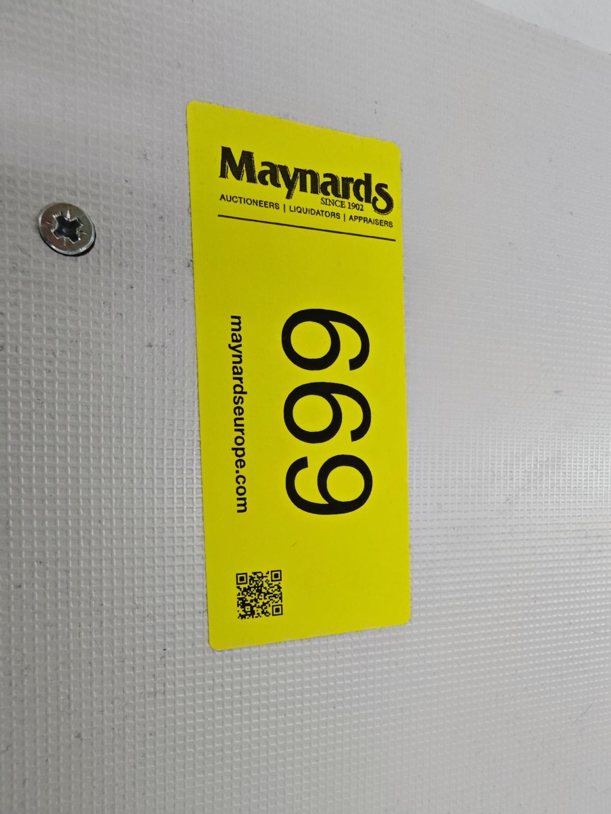 8030669_99.jpg