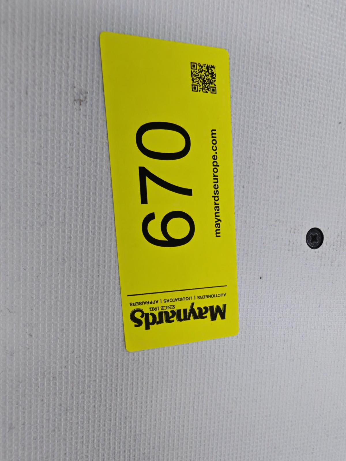 8030670_09.jpg
