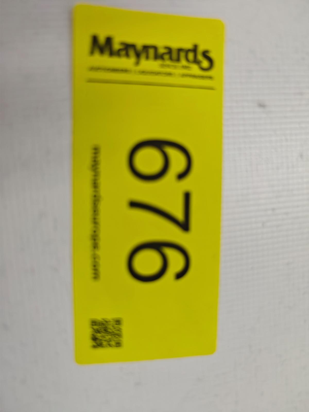 8030676_99.jpg