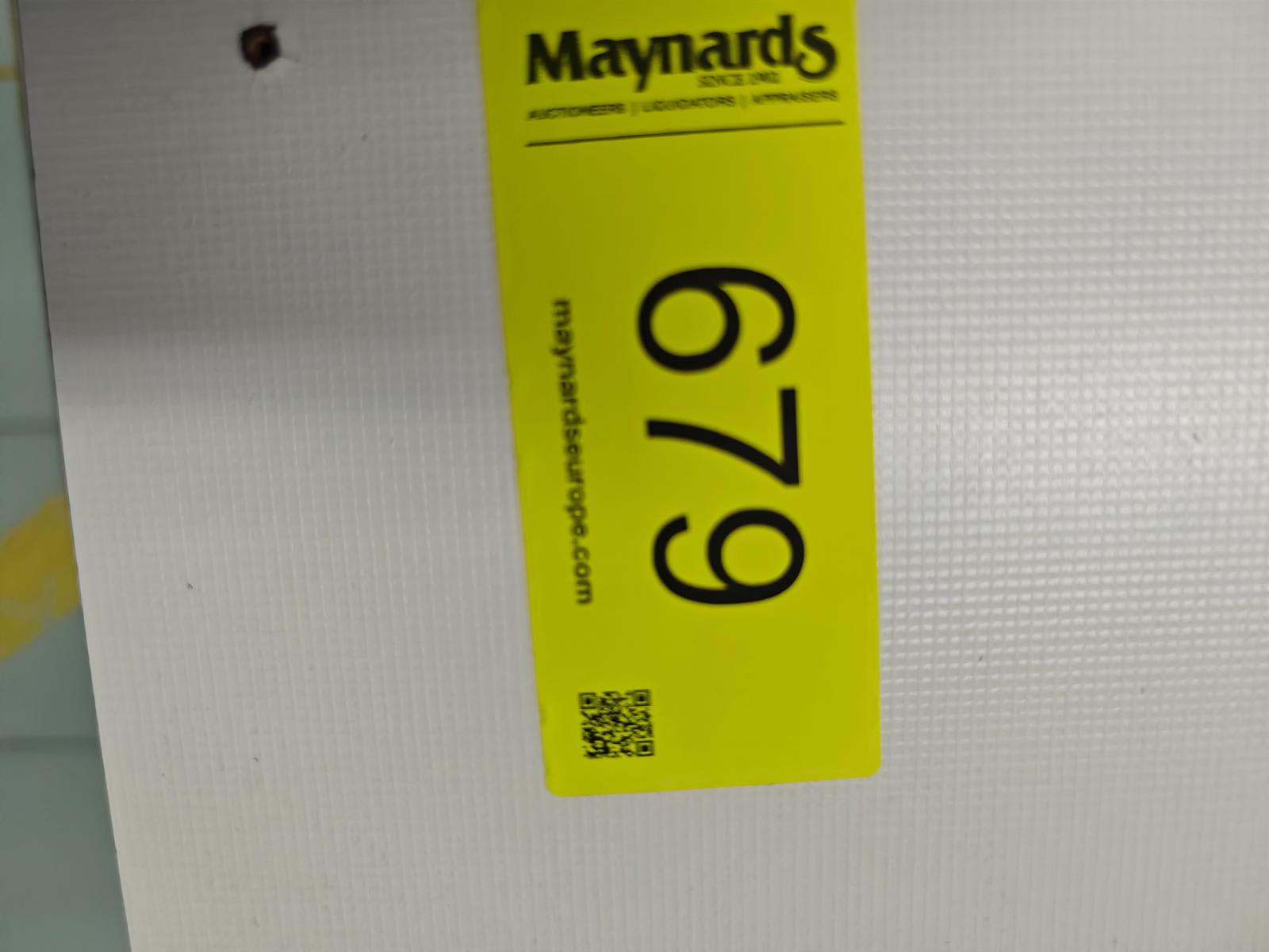 8030679_99.jpg