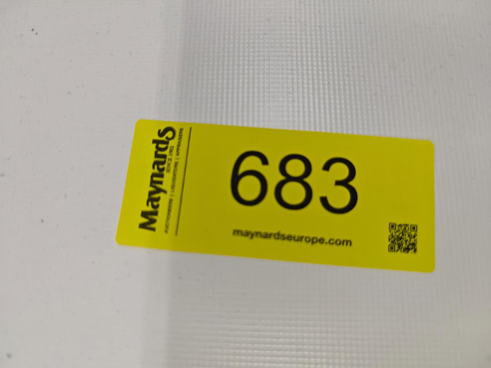 8030683_99.jpg