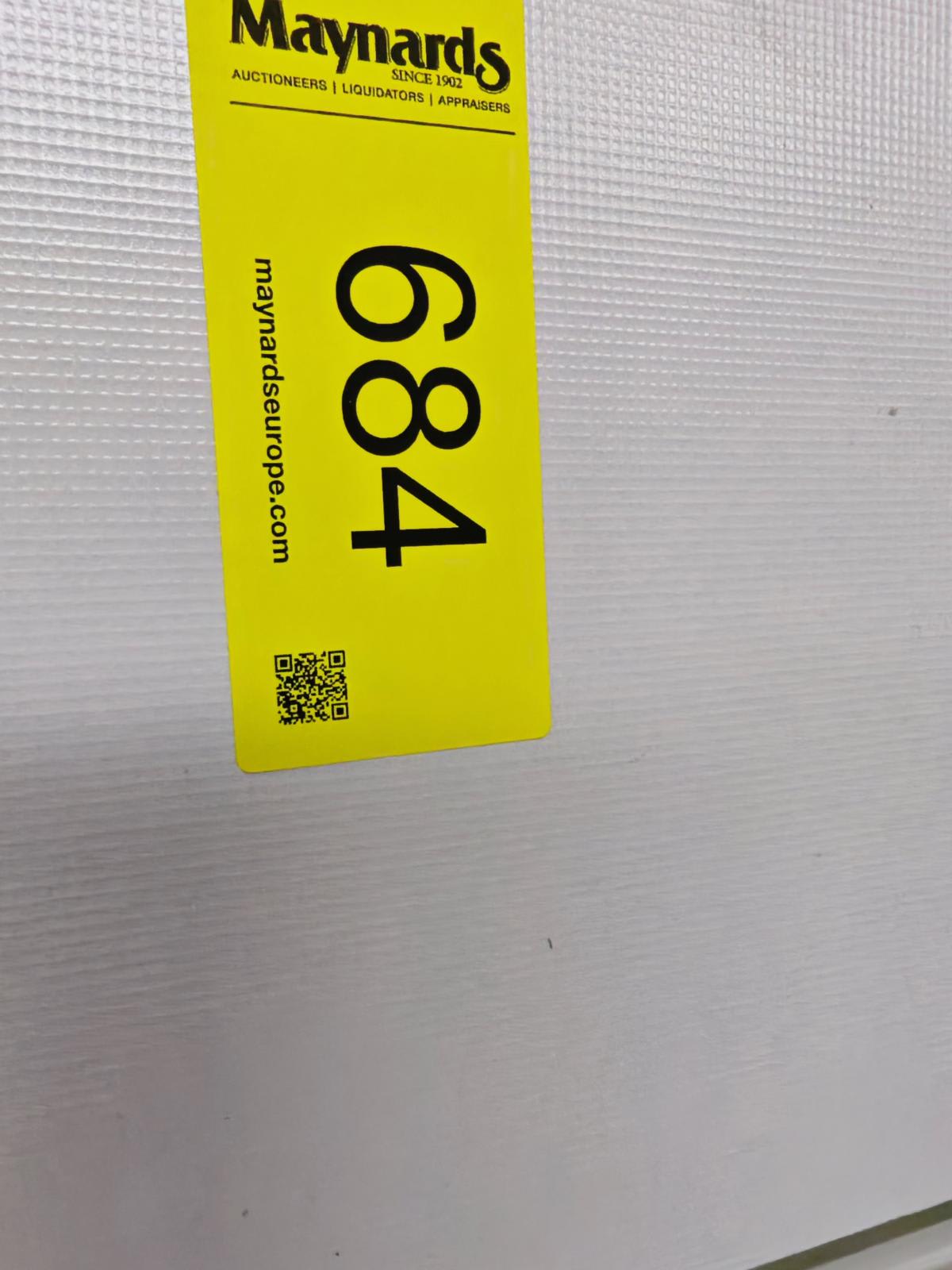 8030684_99.jpg