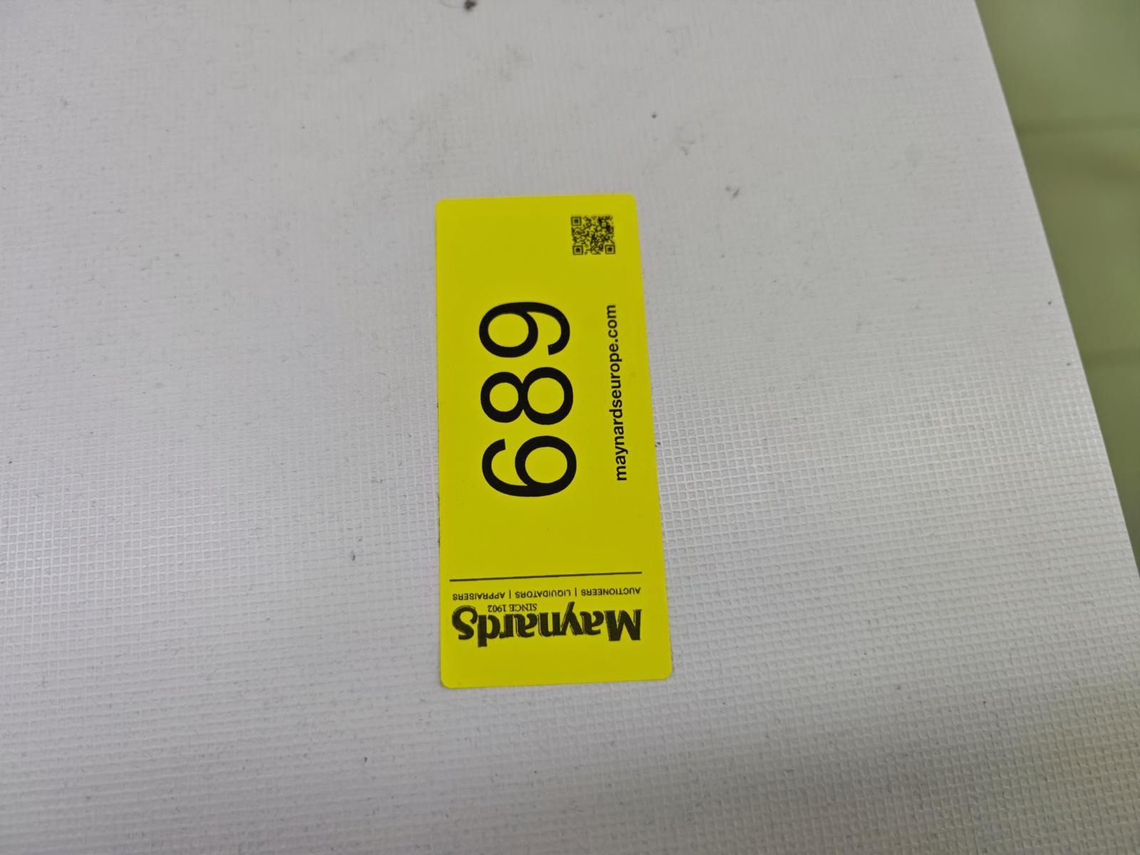8030689_99.jpg