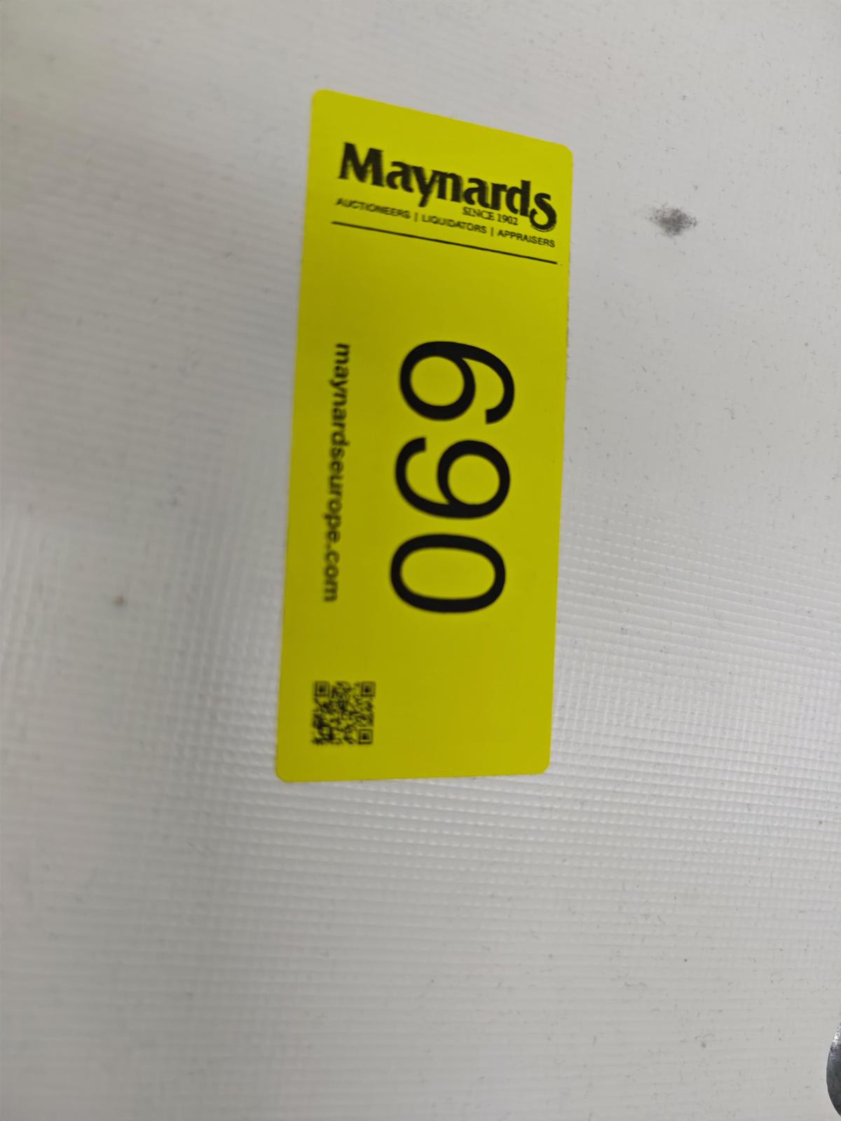 8030690_99.jpg
